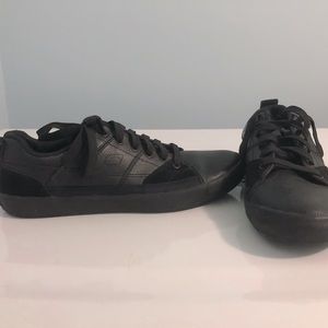 Men’s classic lace-up Sketchers. EUC